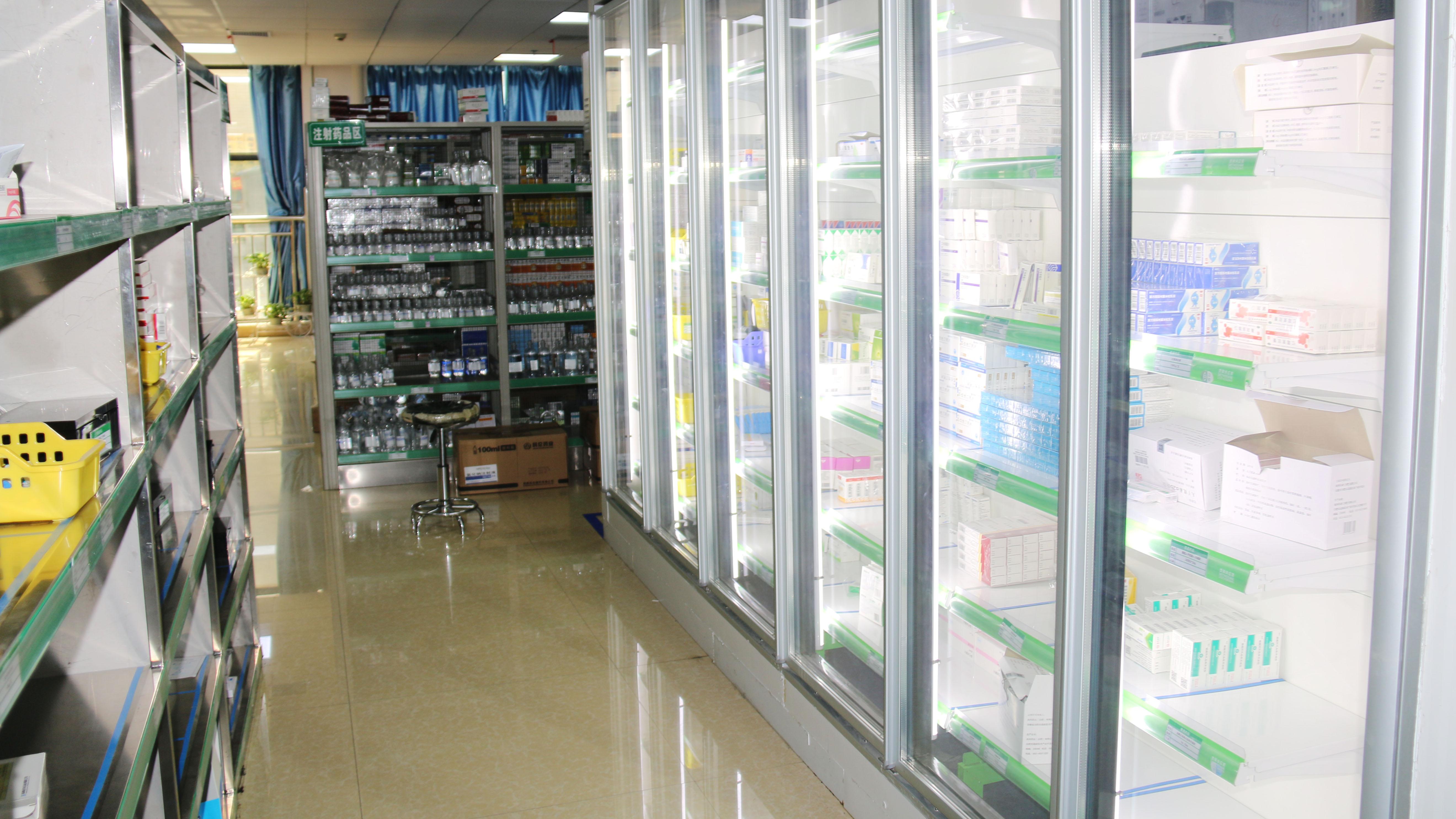 门急诊药房内